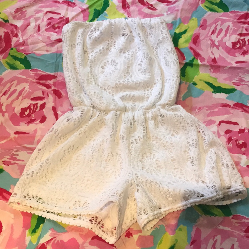 Lilly Pulitzer white lace romper sz xs